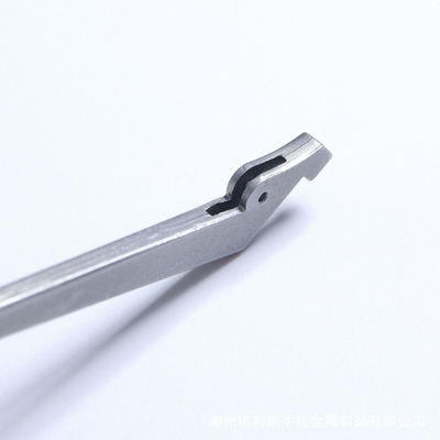 Il morsetto chirurgico medico dello stampaggio ad iniezione del metallo di 17-4 PH parte la maniglia medica di sinterizzazione del metallo