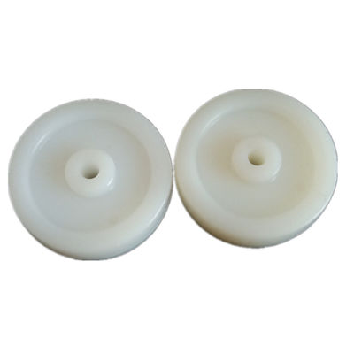 l'elaborazione di plastica dello stampaggio ad iniezione di 0.01mm delle macchine per colata continua di guida di nylon bianche leggere si biforca ruote